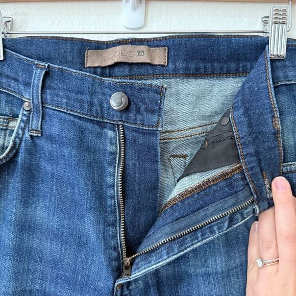 Joe's Jeans Men's Size 31 Elliot Cut Boot Cut Medium Wash Blue Jeans - Picture 4 of 11